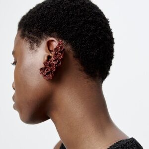 Zara NWT red floral ear cuff 4548/047